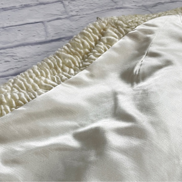 SIMON CHANG Faux Persian Lamb Cape, Cream Wedding Capelet, Lined - Picture 9 of 11